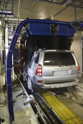 How to Clean the Roof Drainage Tubes on a Toyota RAV4