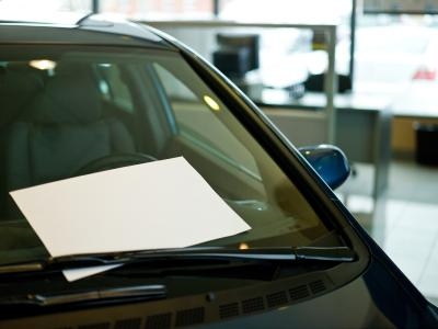 How to Remove the Wipers on a Toyota Prius