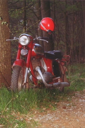 How to Connect a Motorcycle Battery