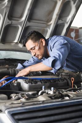 How to Troubleshoot a Car Engine Losing Power