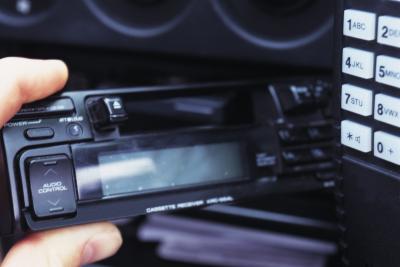 How to Remove the Cadillac STS Radio