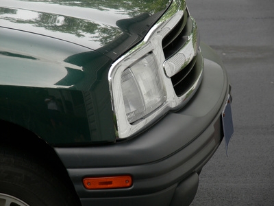 How do I Remove the Bumper From a Chevrolet S10 Blazer?