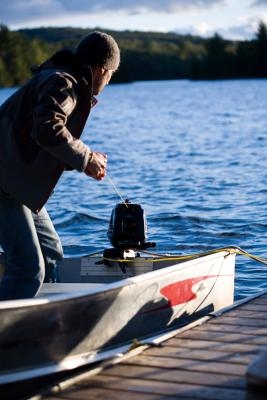 How to Replace a Pull Cord on a Boat Motor