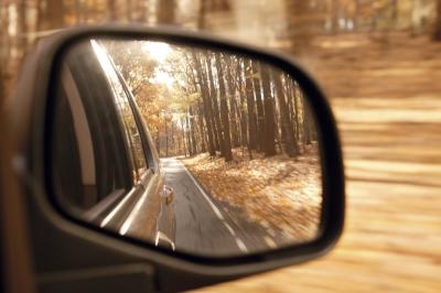 How to Repair a Mirror on a Chevy Silverado