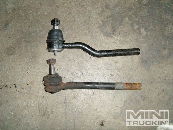 Front Air Ride Suspension on a Chevy S10 -  Daily Dime