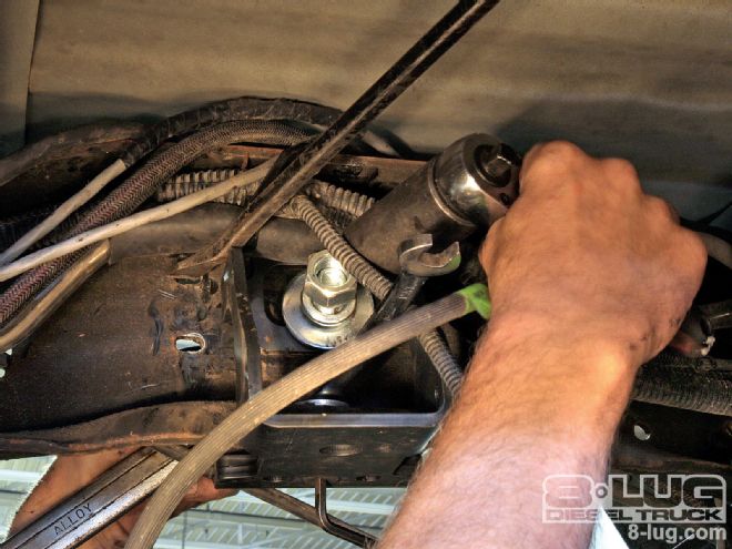 Firestone Ride-Rite Air Helper Springs Install on a 2006 Ford F-250 - Gimme A Lift