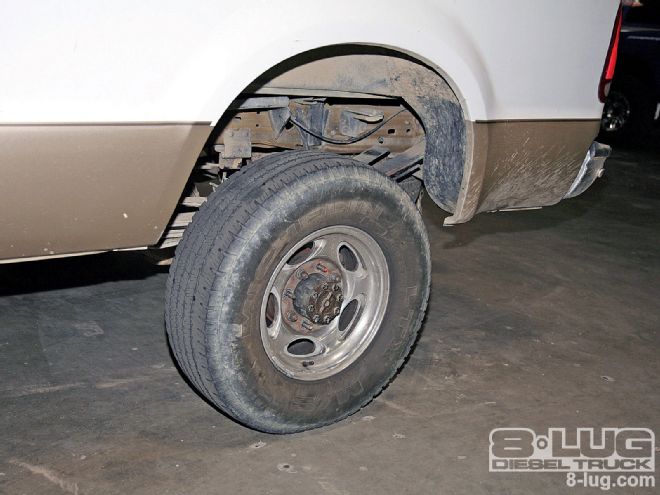 Suspension Lift Kit on a Ford F-350 - Pro Comp Package Deal