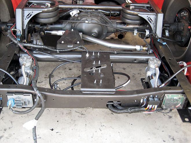 2007 GMC Sierra Air Bag Suspension - Lay Out  a Late Model