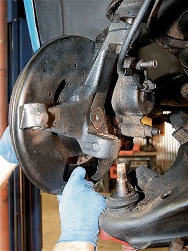 1994 Chevy Silverado Suspension Installation - Getting A Lift