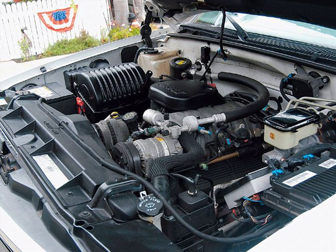 2000 Chevy Truck Supercharger Installation - Blown Big-Block