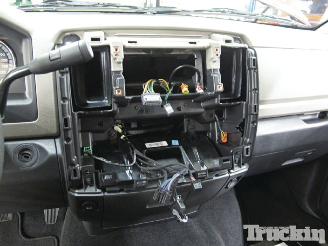 Kicker Powerstage Subwoofer Install - Kick Up The Bass