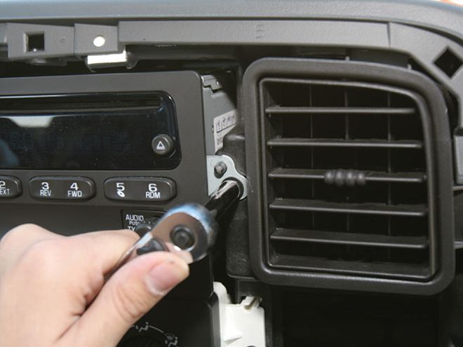 Ipod Interface On A 2007 Chevy Silverado - Sound Solution